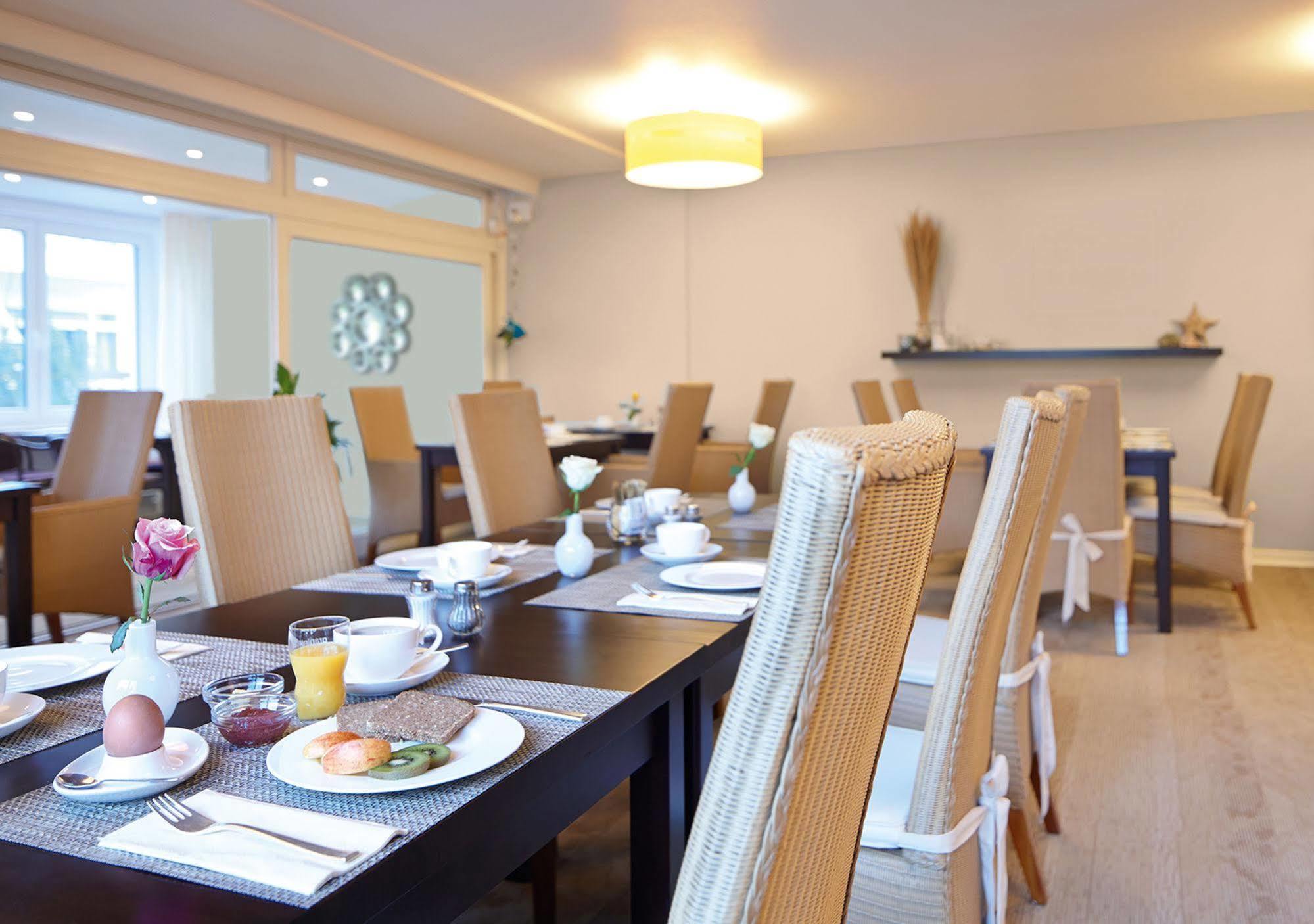 Hotel Ancora Timmendorfer Strand Buitenkant foto